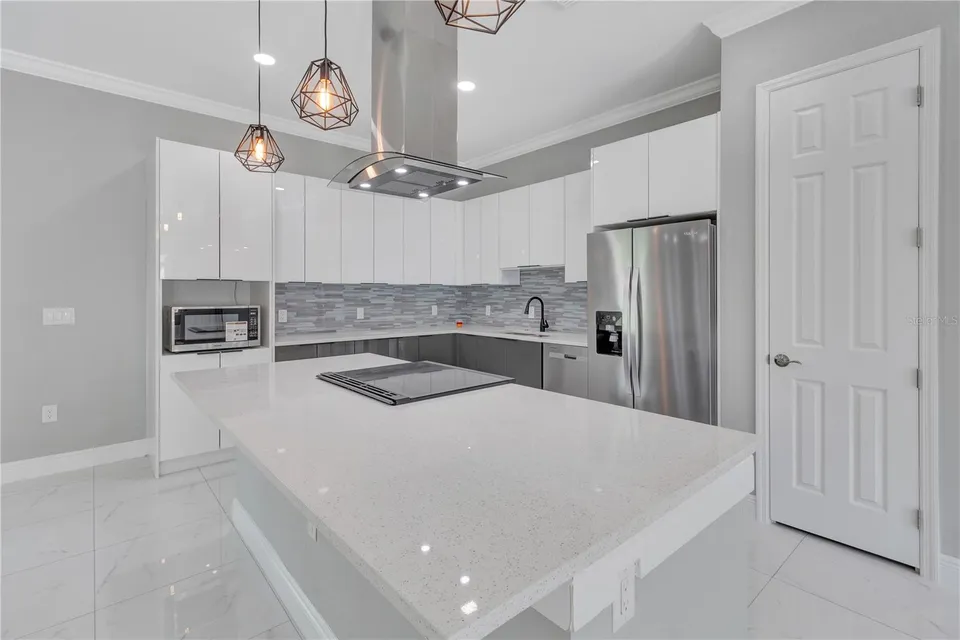 319 WATER SHORE DR, photo 7