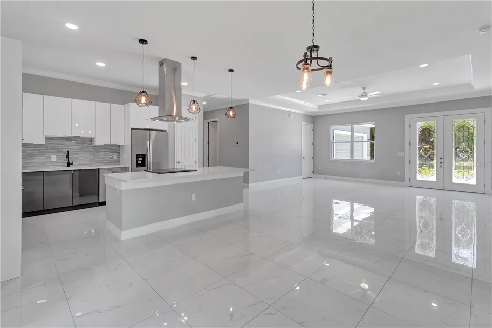 319 WATER SHORE DR, photo 13