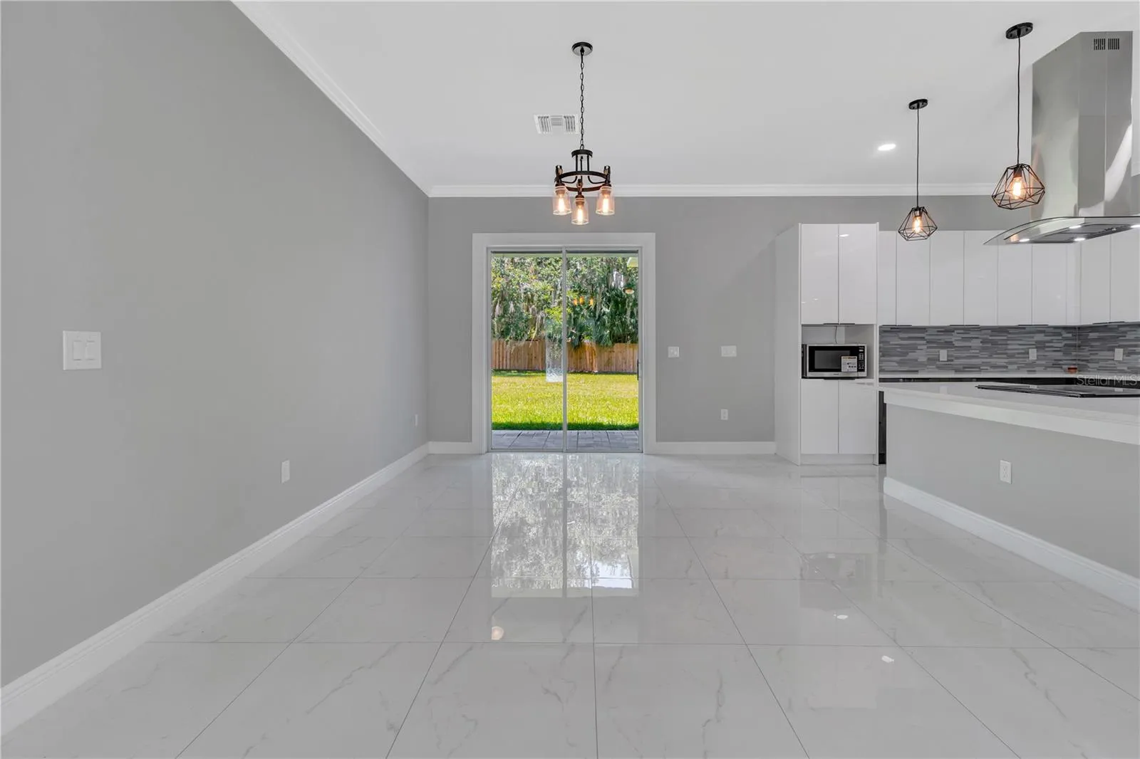 319 WATER SHORE DR, photo 14