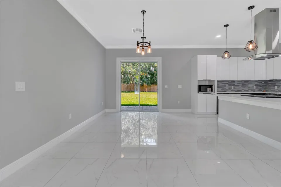 319 WATER SHORE DR, photo 14
