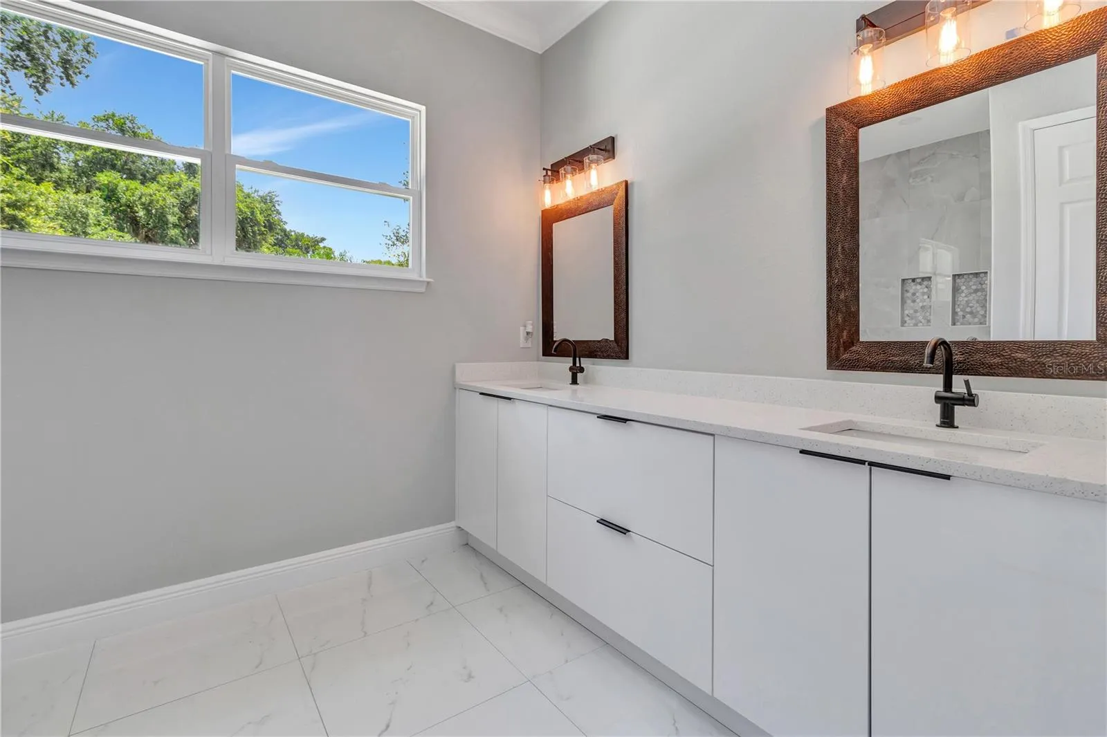 319 WATER SHORE DR, photo 29