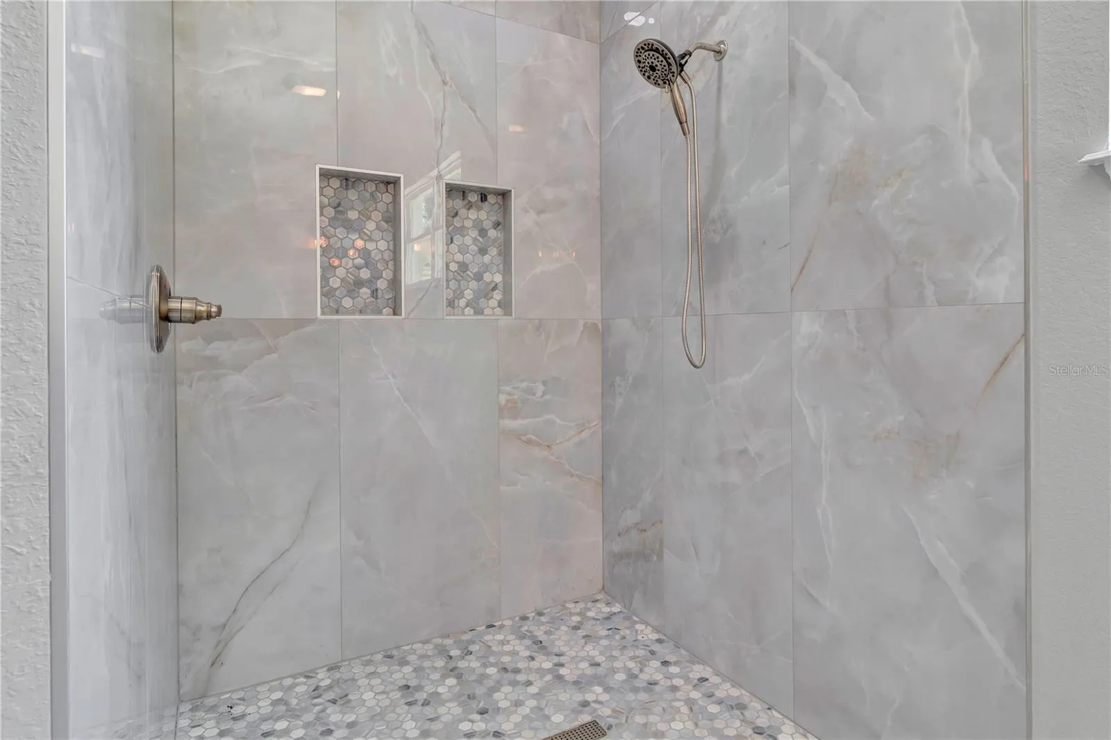 319 WATER SHORE DR, photo 32
