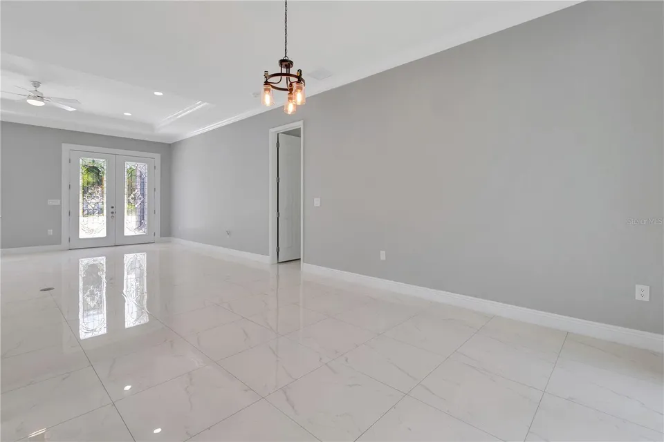 319 WATER SHORE DR, photo 34