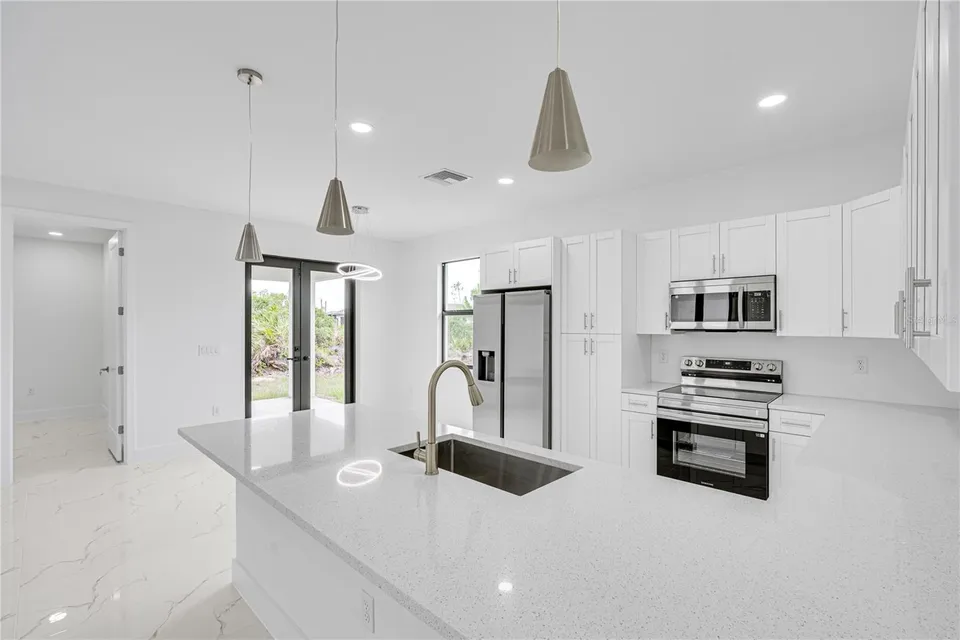 153 AUSTRALIAN DR, photo 10