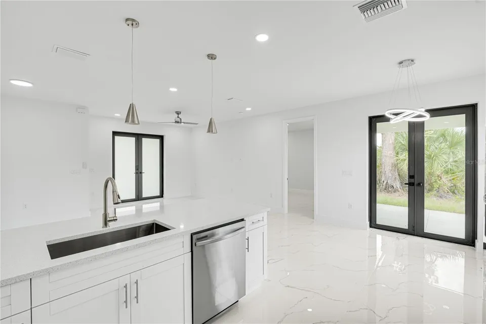 153 AUSTRALIAN DR, photo 11