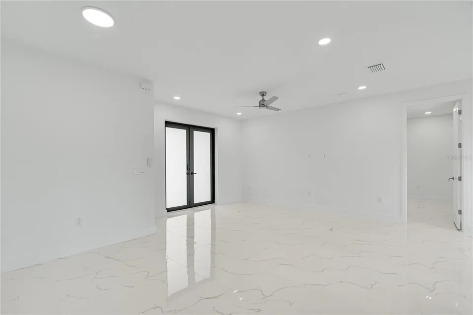 153 AUSTRALIAN DR, photo 13