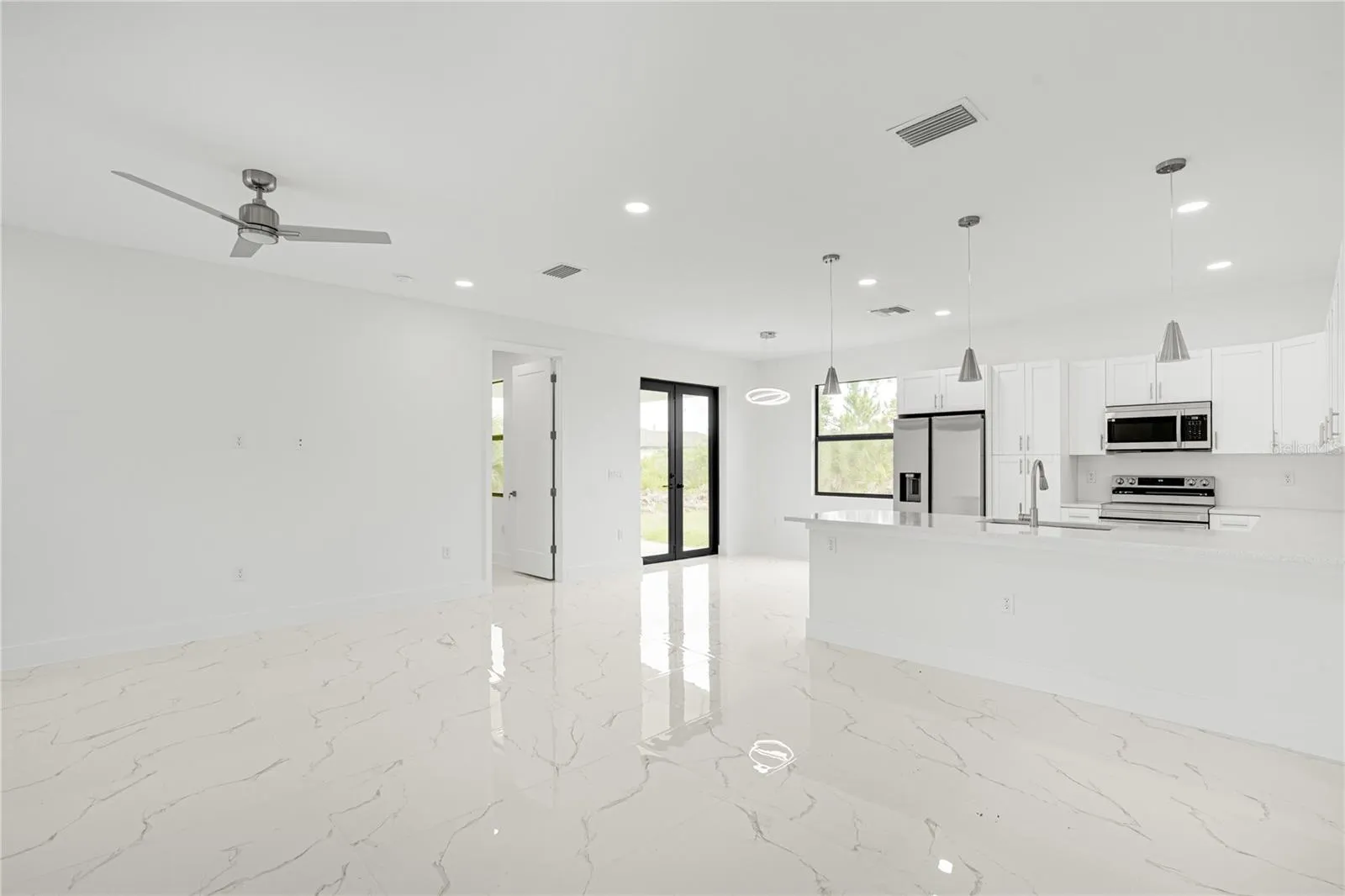 153 AUSTRALIAN DR, photo 15