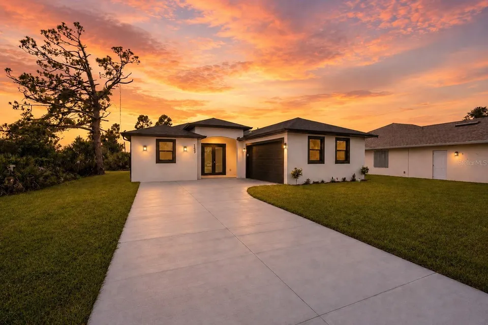 153 AUSTRALIAN DR, photo 1