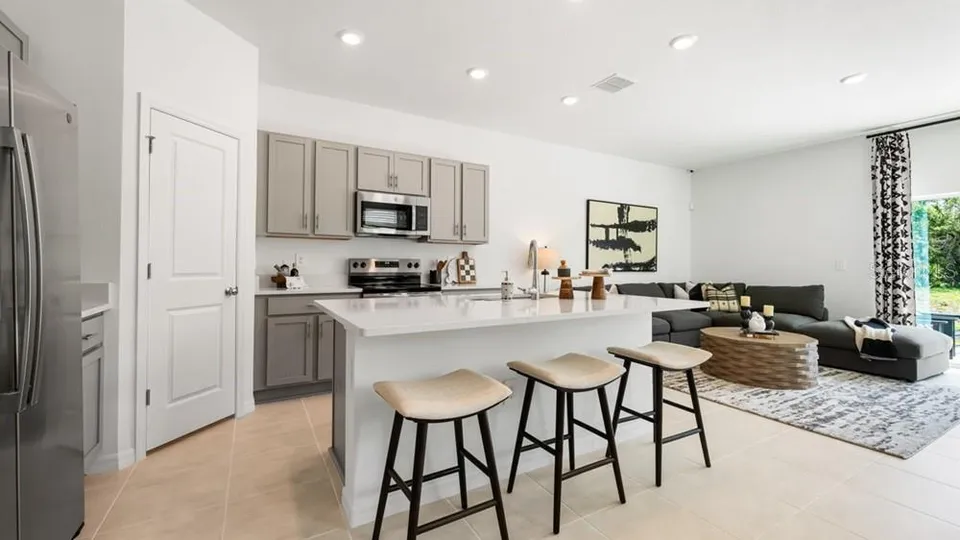 10818 ECLIPSE ST, photo 2