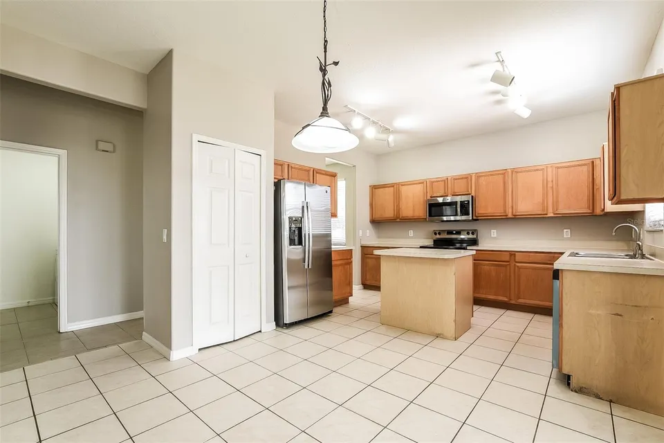 14401 KRISTENRIGHT LN, photo 11