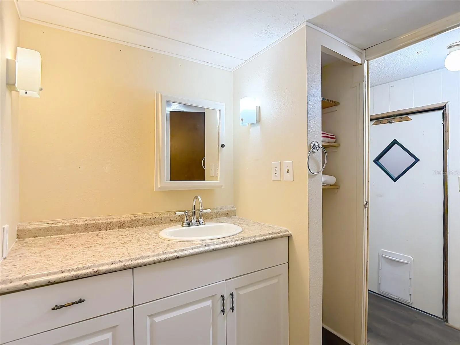 39032 OLA AVE, photo 17