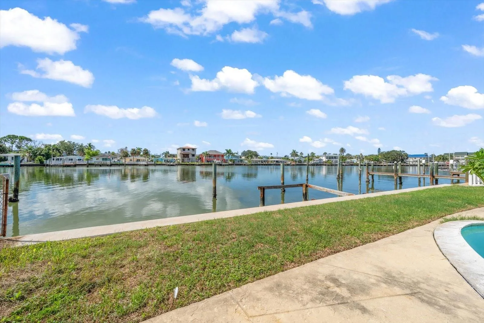 337 LA HACIENDA DR, photo 6