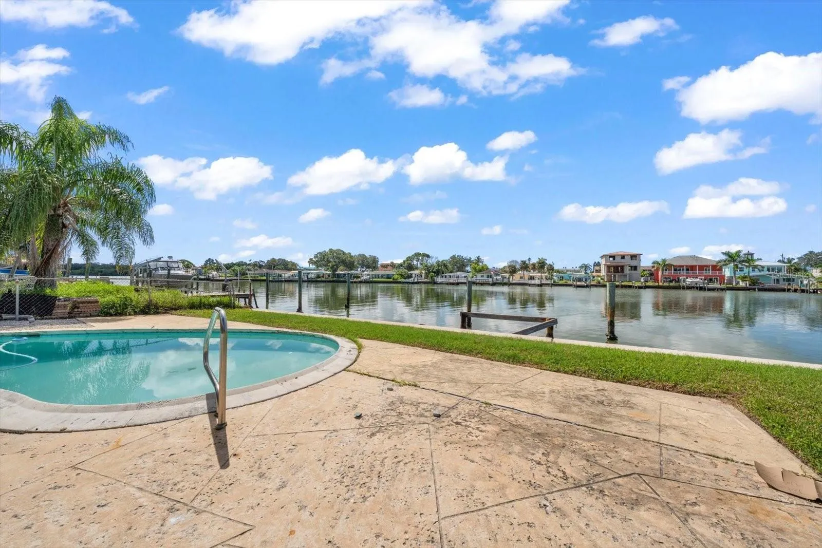 337 LA HACIENDA DR, photo 8