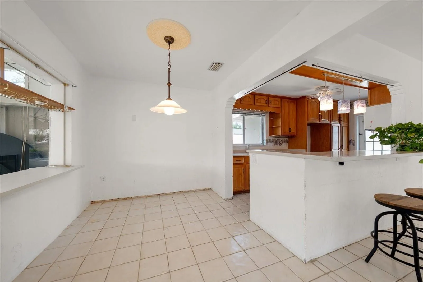 337 LA HACIENDA DR, photo 13
