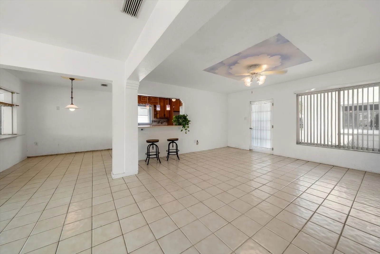 337 LA HACIENDA DR, photo 18