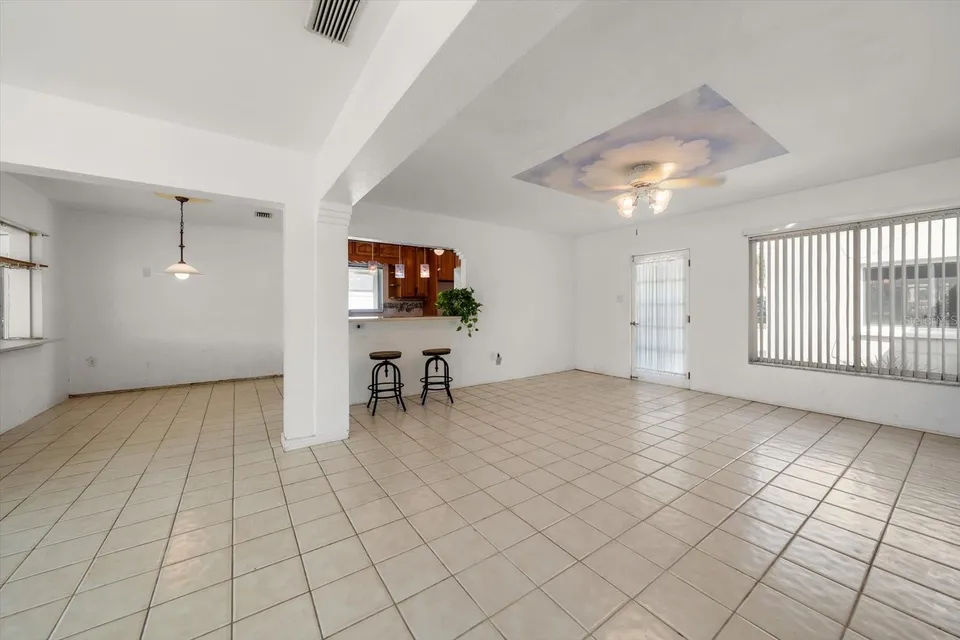 337 LA HACIENDA DR, photo 18