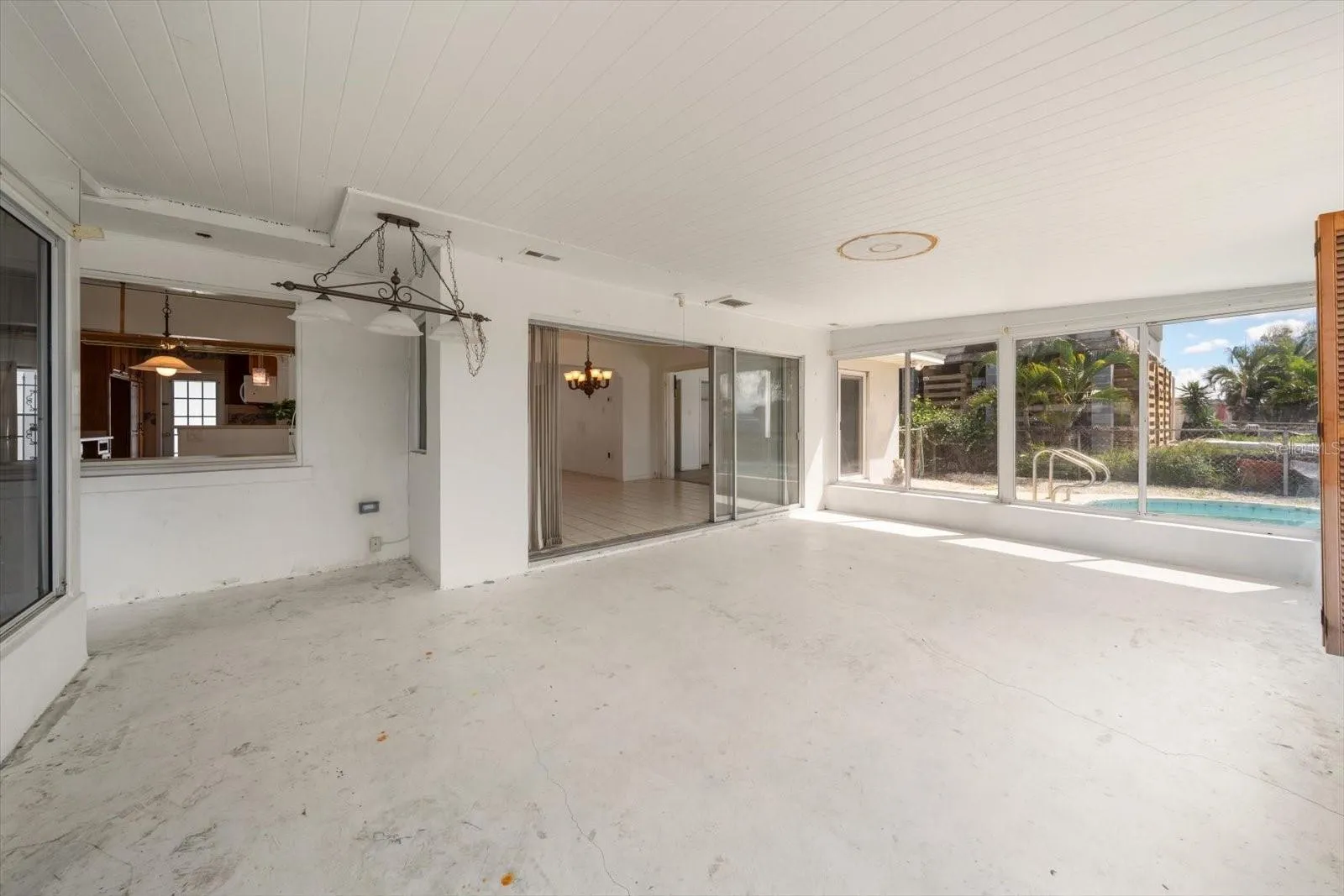 337 LA HACIENDA DR, photo 19