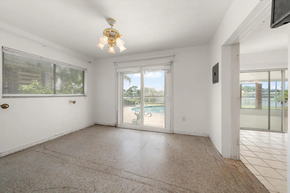 337 LA HACIENDA DR, photo 23