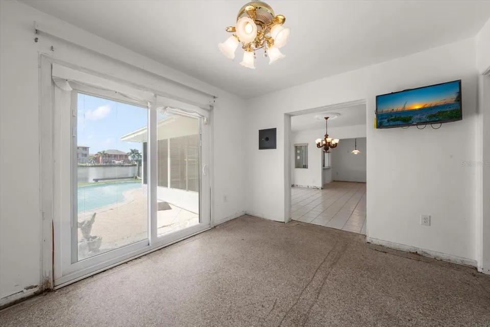 337 LA HACIENDA DR, photo 24