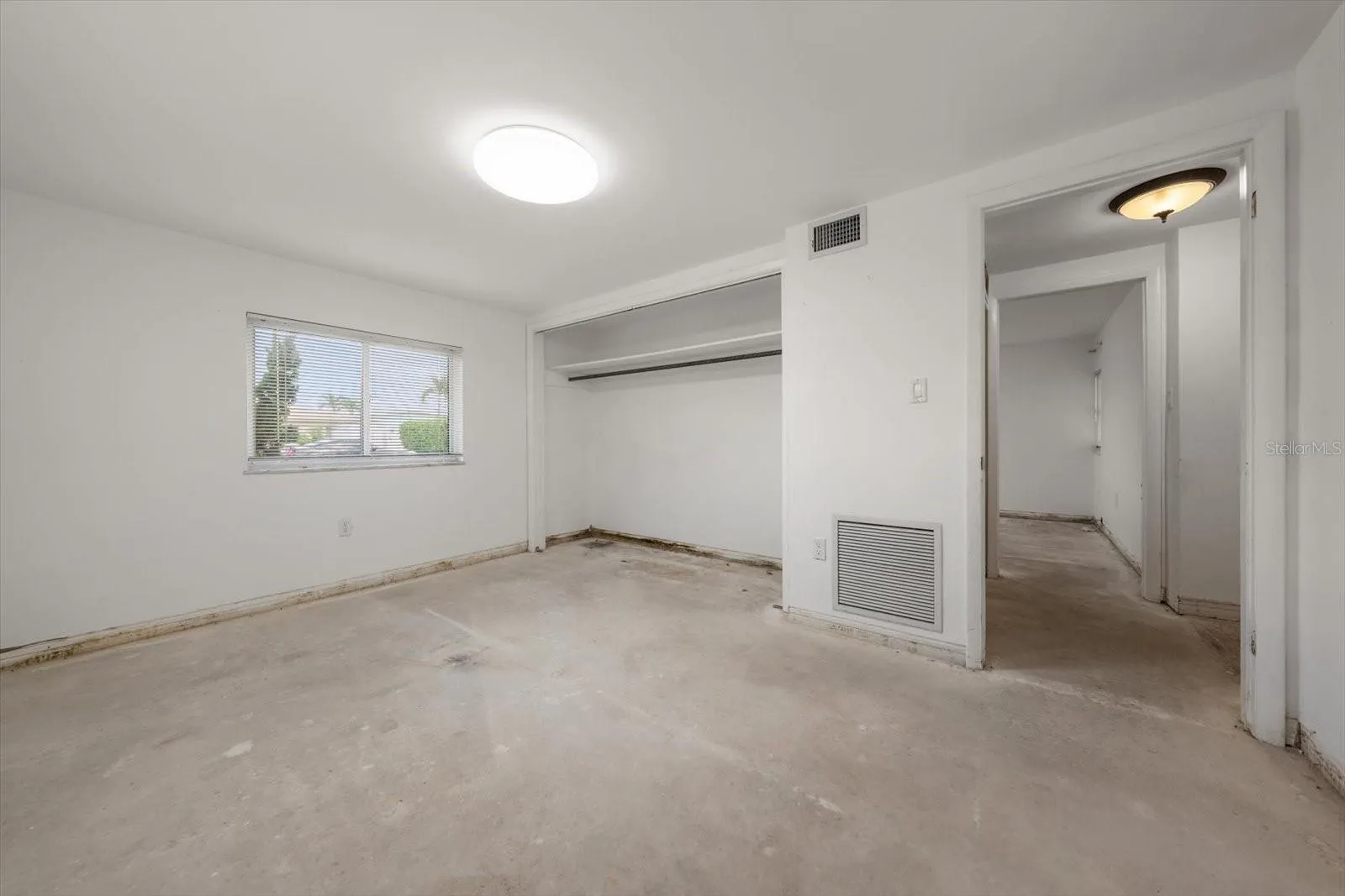 337 LA HACIENDA DR, photo 36