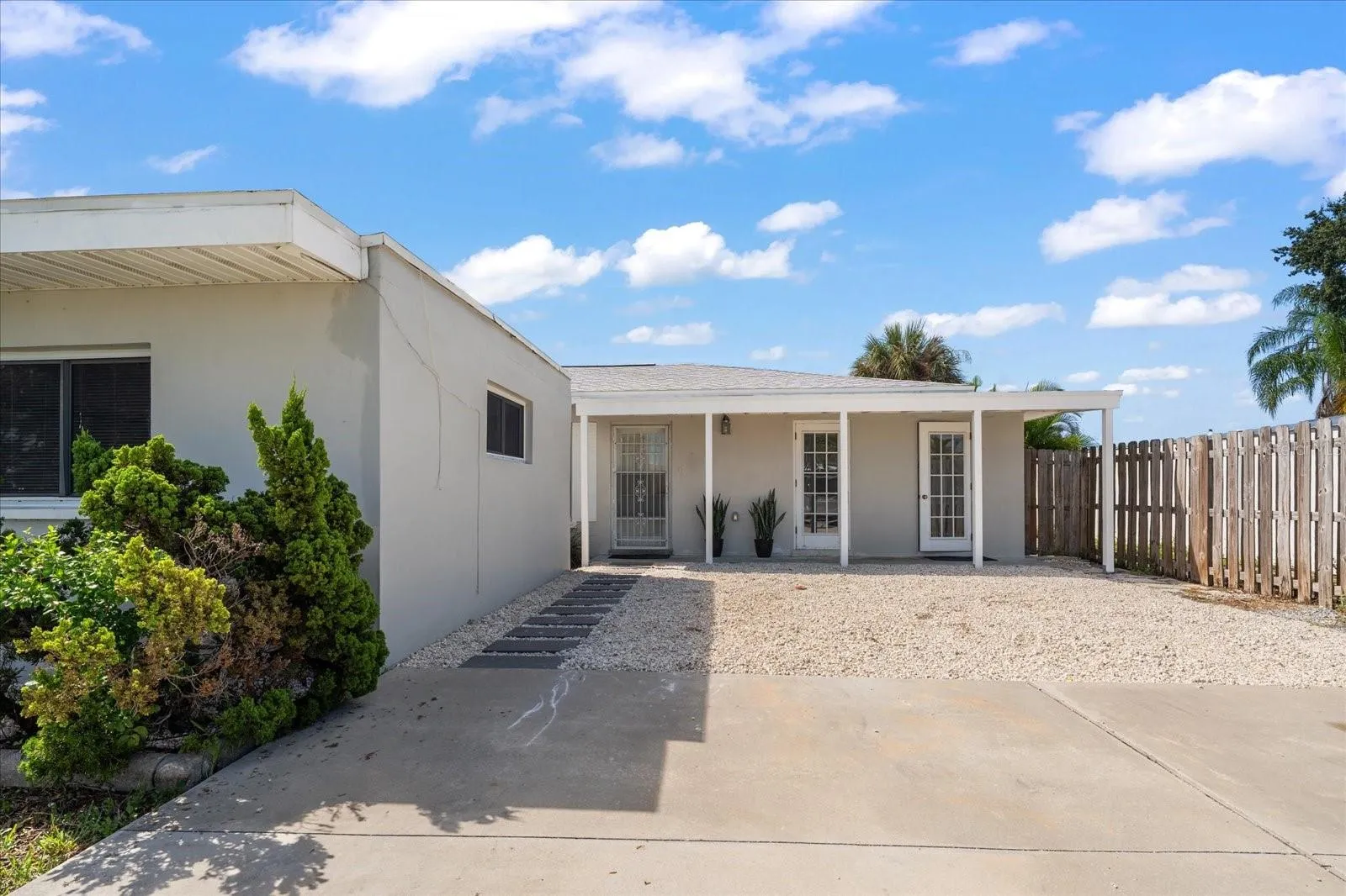 337 LA HACIENDA DR, photo 40