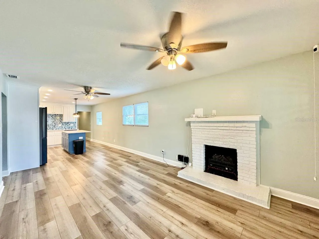 5907 N OLA AVE, photo 7