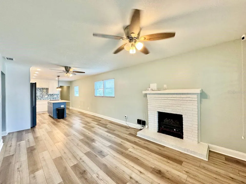 5907 N OLA AVE, photo 7