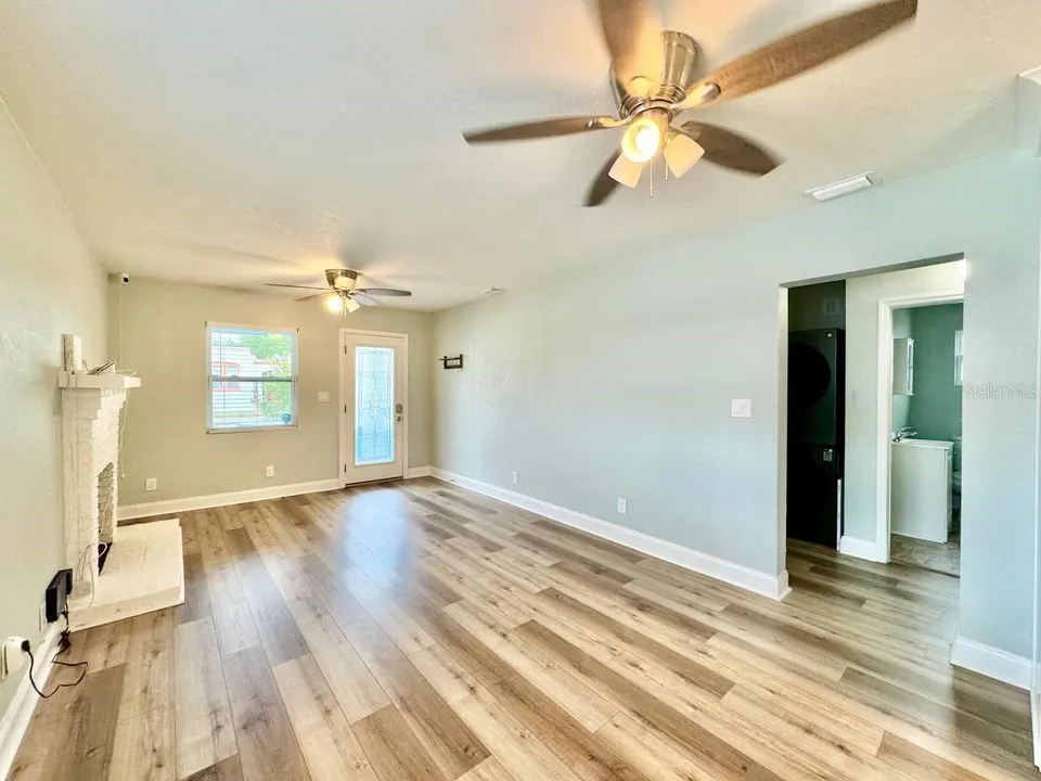 5907 N OLA AVE, photo 8
