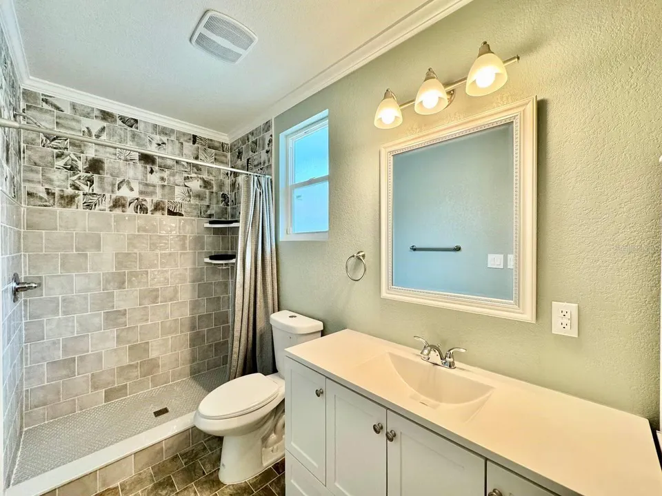 5907 N OLA AVE, photo 30