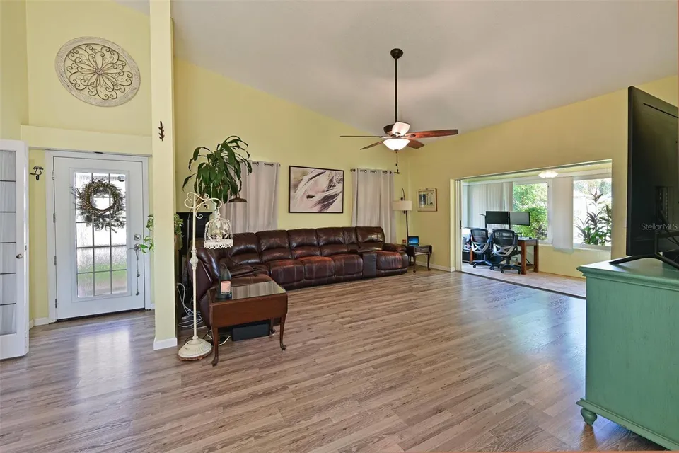 4427 MURFIELD DR E, photo 5