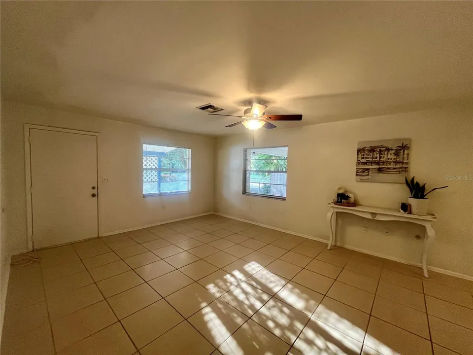 705 BAYOU AVE, photo 4