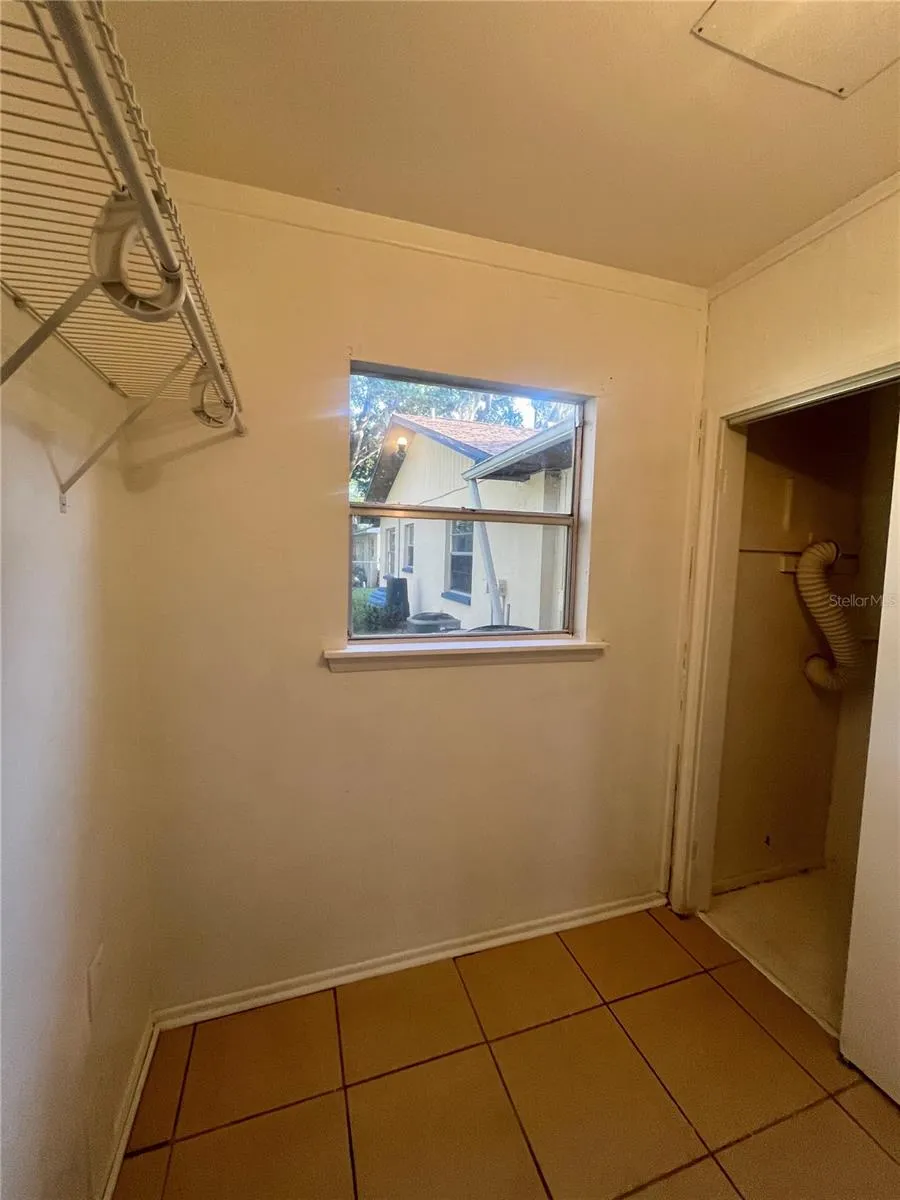 705 BAYOU AVE, photo 8