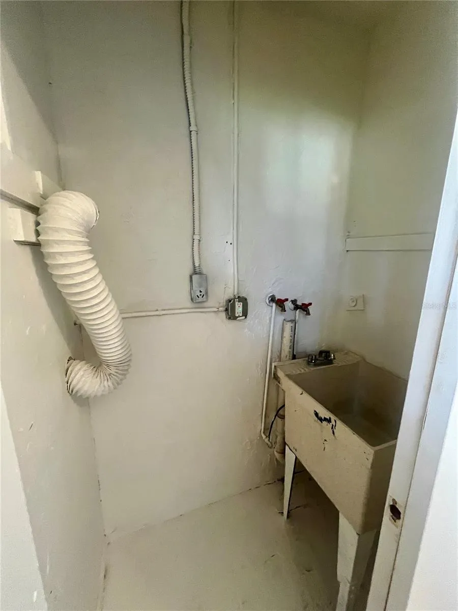 705 BAYOU AVE, photo 9