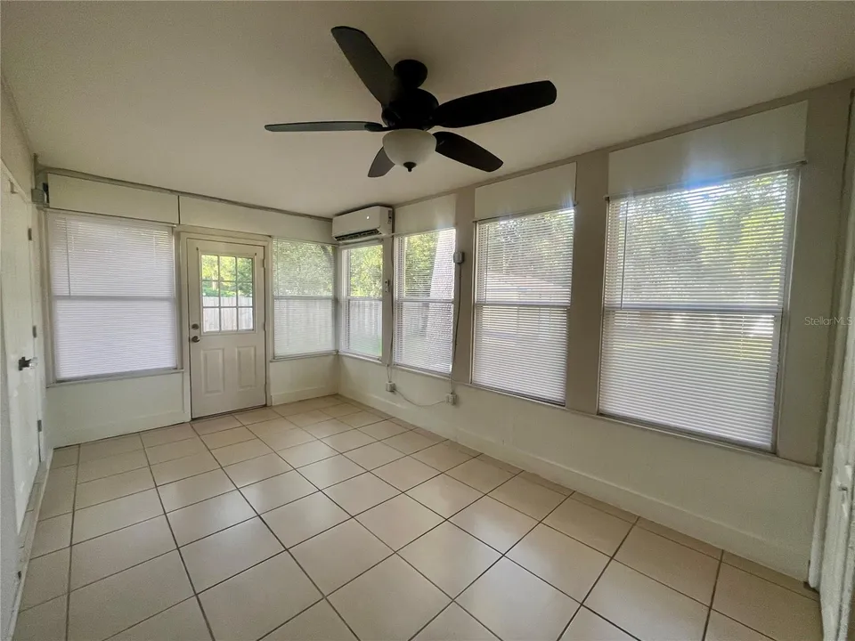 705 BAYOU AVE, photo 10