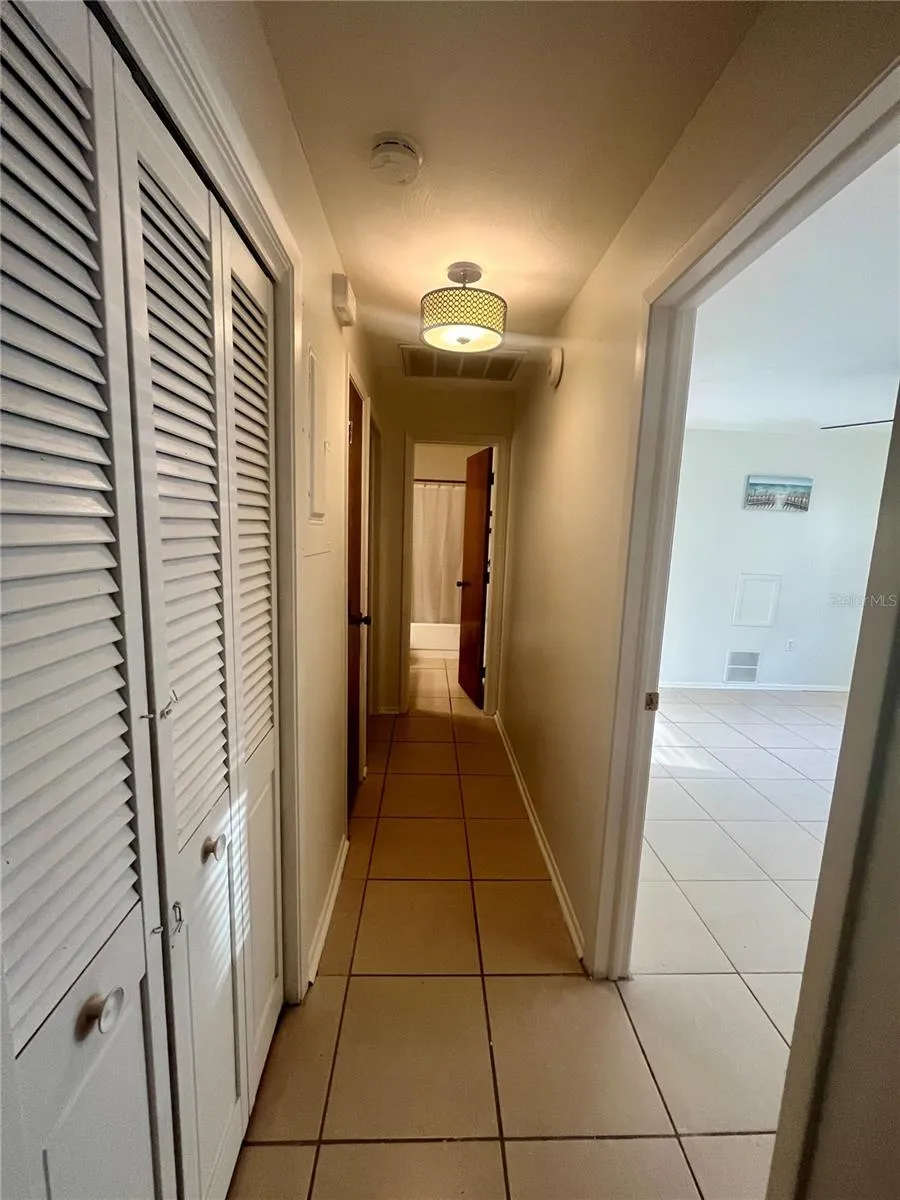 705 BAYOU AVE, photo 11