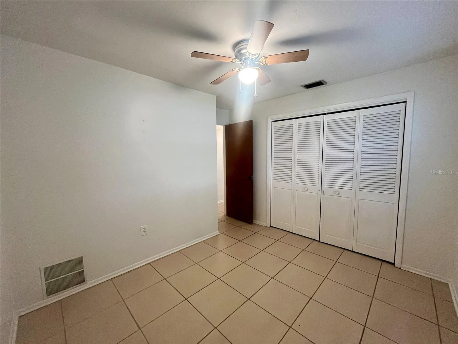 705 BAYOU AVE, photo 17