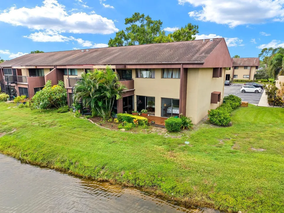 875 S VILLAGE DR N #101, photo 3