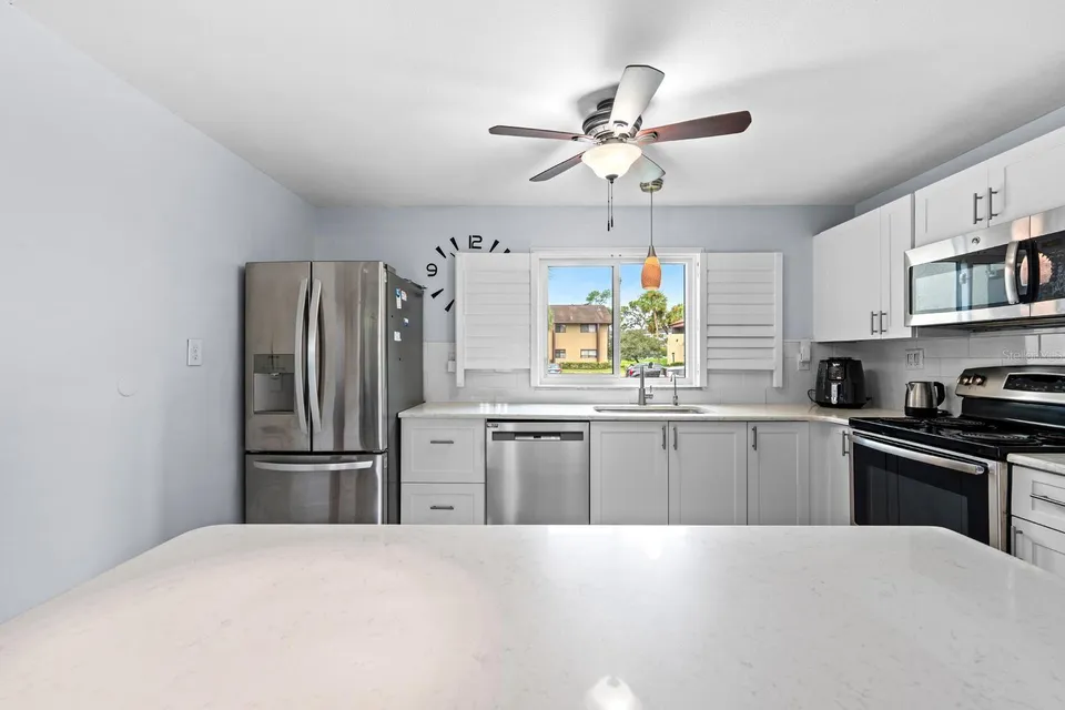 875 S VILLAGE DR N #101, photo 11