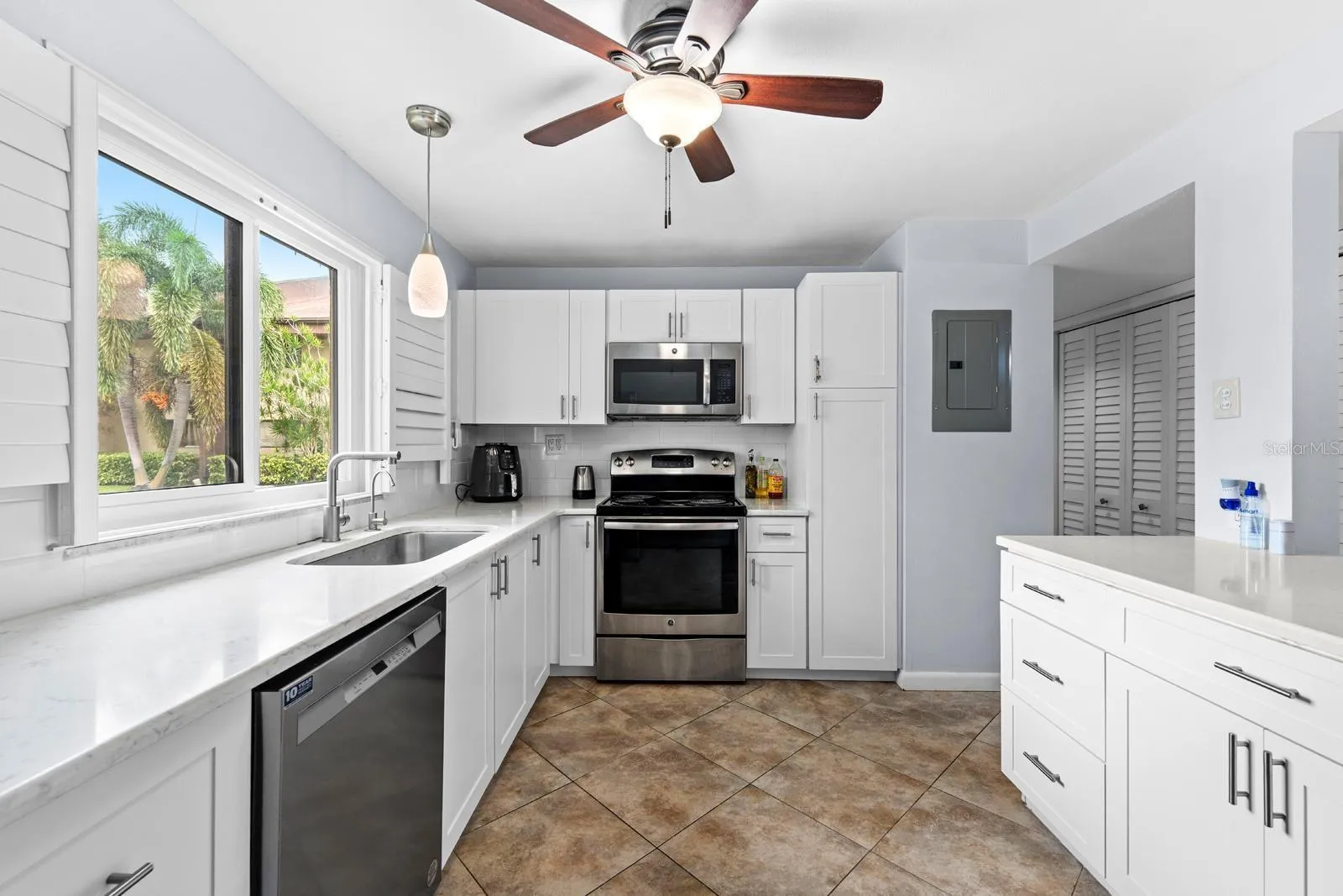 875 S VILLAGE DR N #101, photo 12