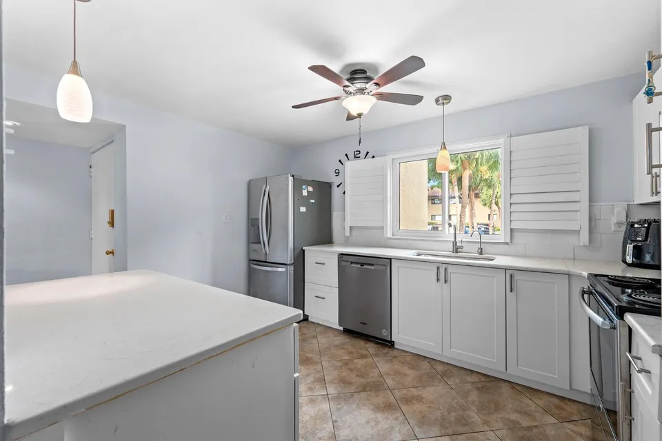 875 S VILLAGE DR N #101, photo 13