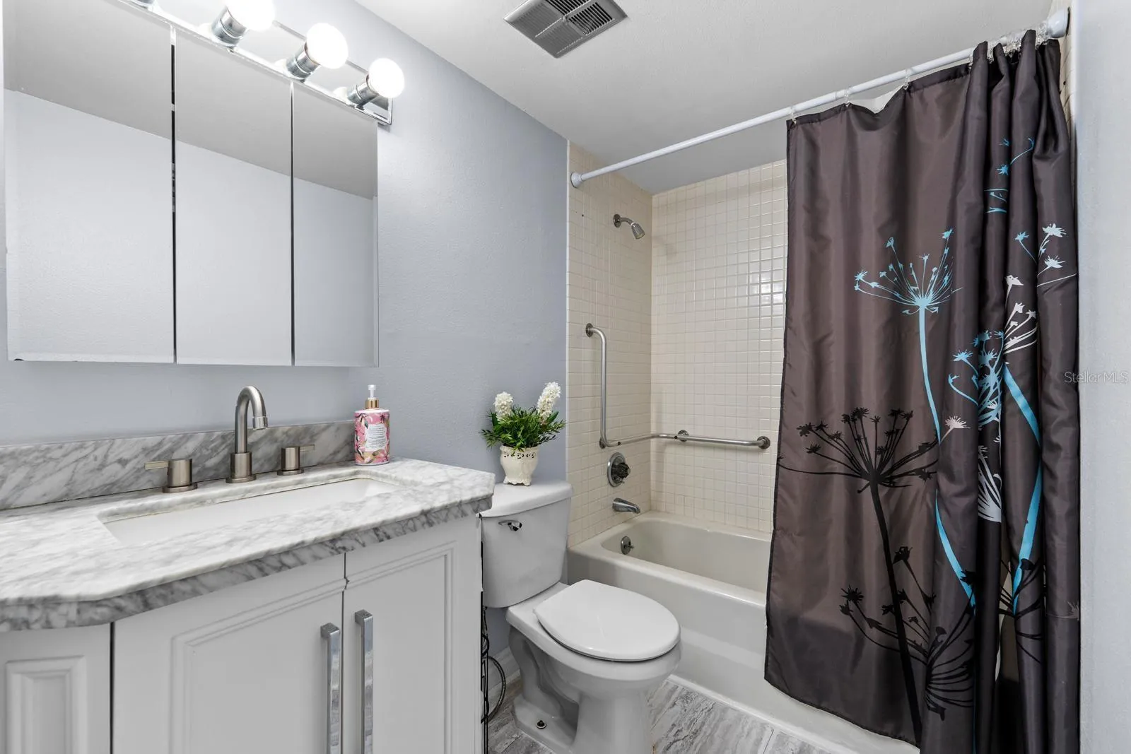 875 S VILLAGE DR N #101, photo 19
