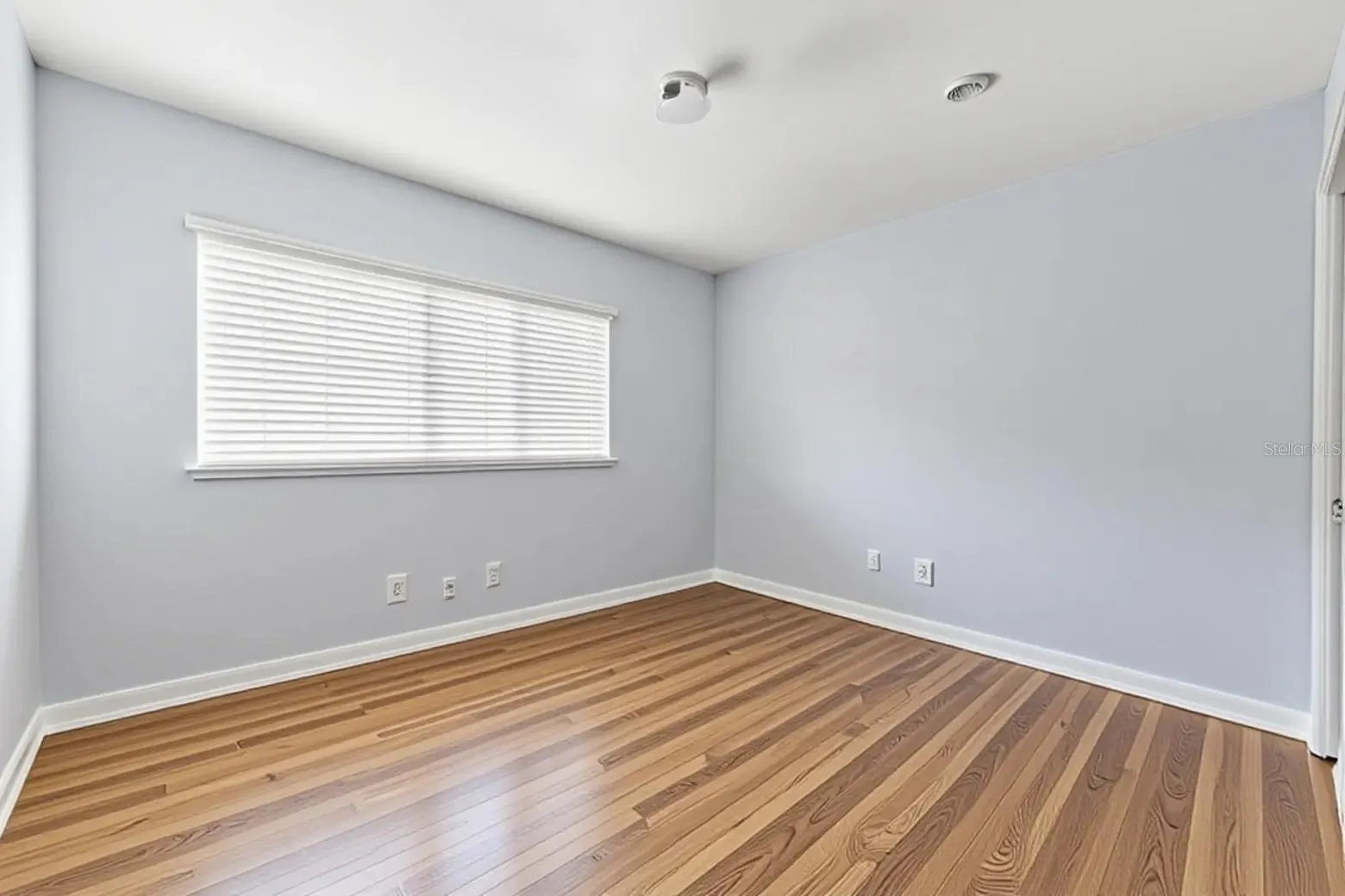 875 S VILLAGE DR N #101, photo 23