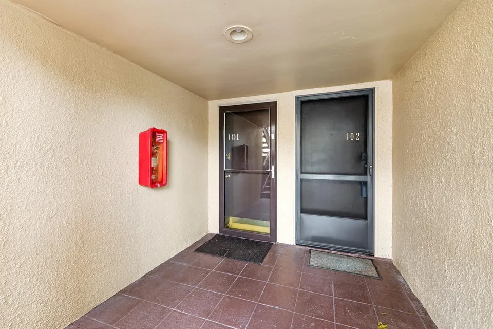 875 S VILLAGE DR N #101, photo 38