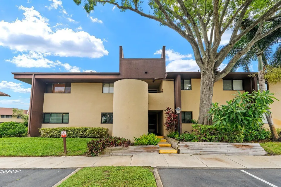 875 S VILLAGE DR N #101, photo 39