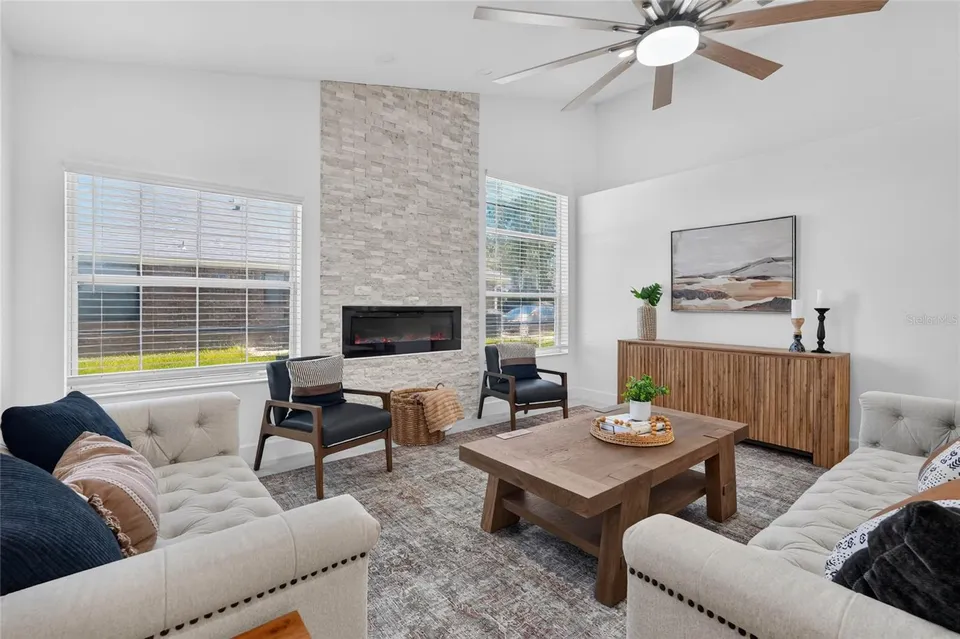107 LINDSAY DR, photo 12