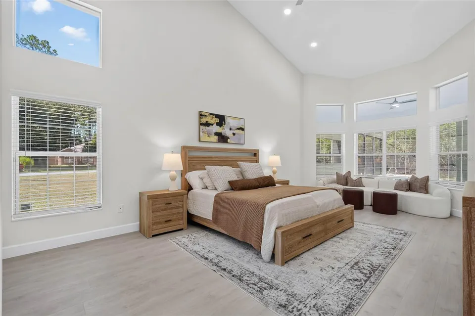 107 LINDSAY DR, photo 18