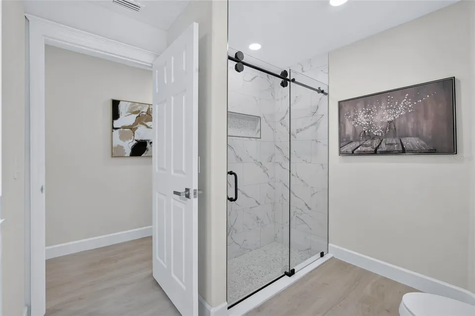 107 LINDSAY DR, photo 27