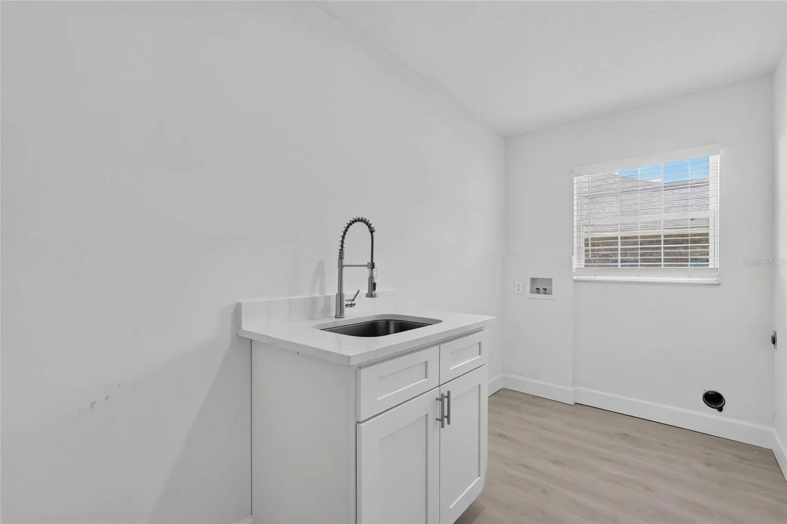107 LINDSAY DR, photo 30