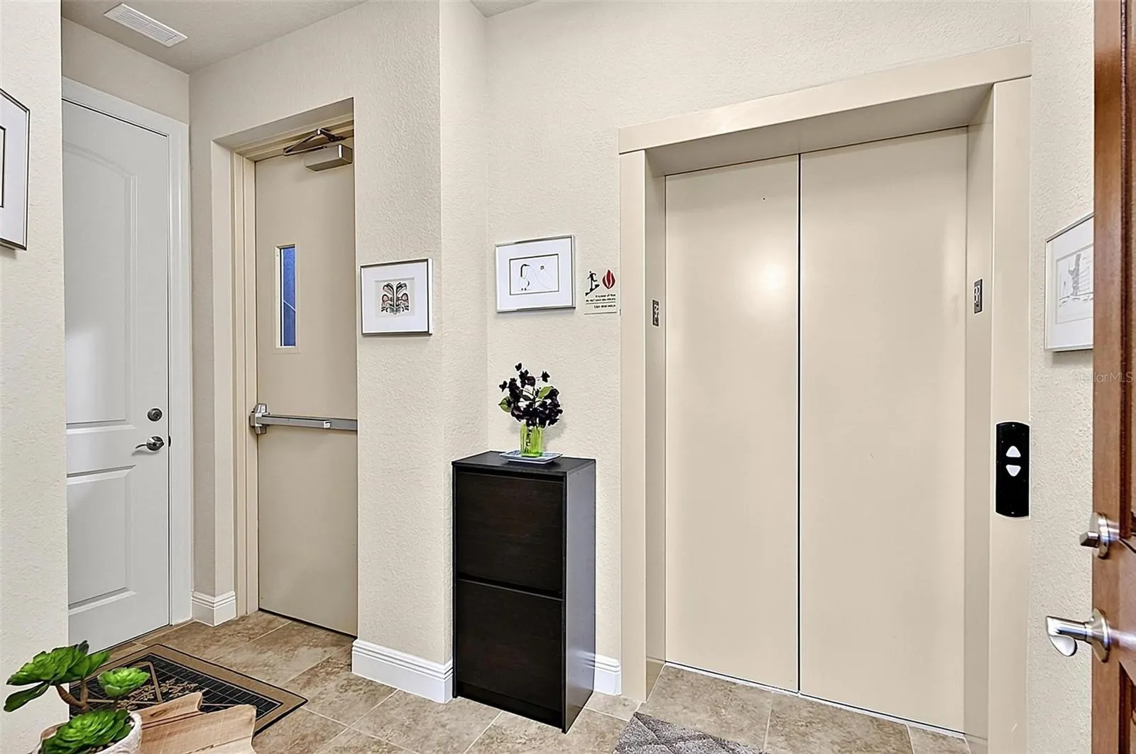 200 CEDAR CV #205, photo 3