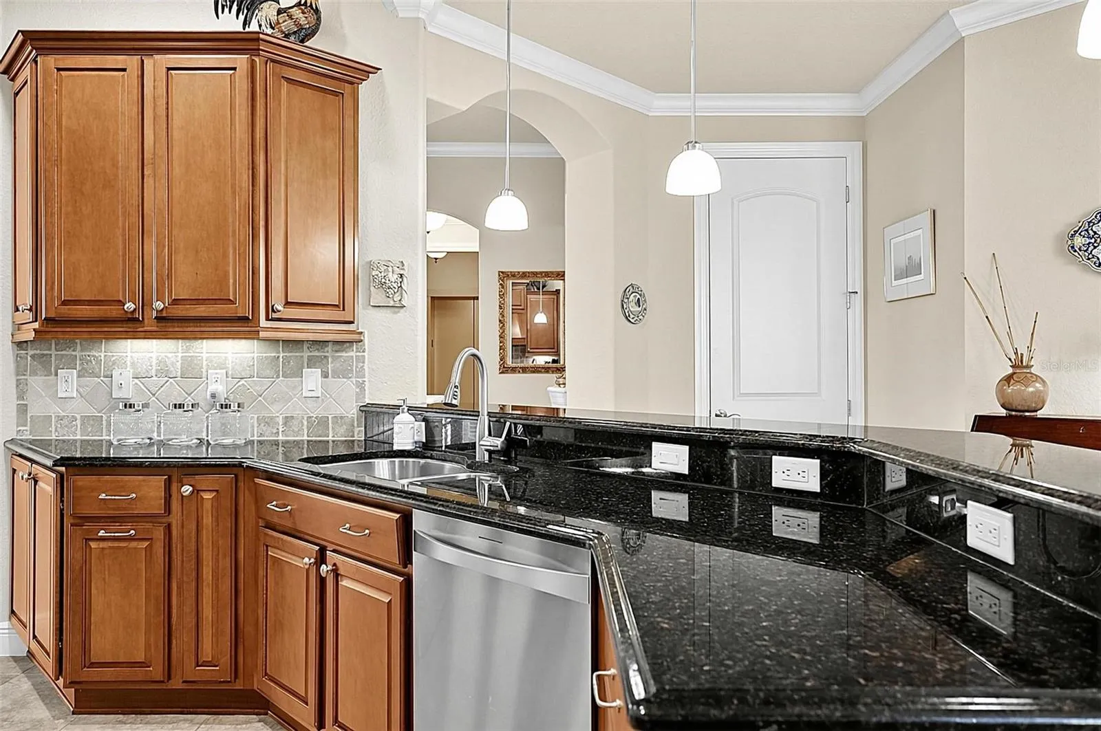 200 CEDAR CV #205, photo 7